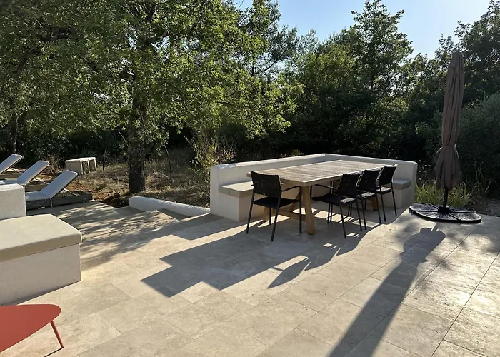 Sous Les Oliviers, Villa Entiere 6 Personnes, Climatisee, Piscine Chauffee