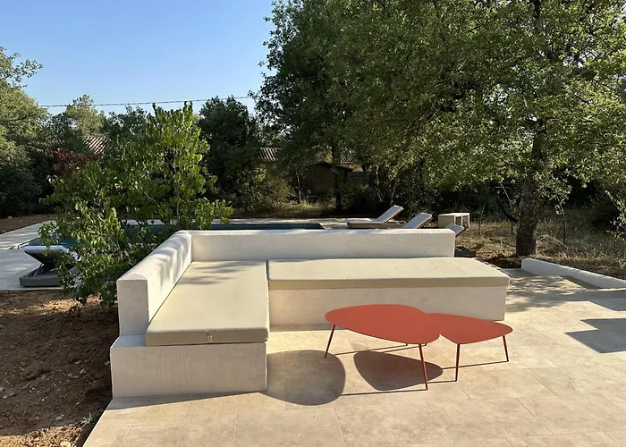 Sous Les Oliviers, Villa Entiere 6 Personnes, Climatisee, Piscine Chauffee