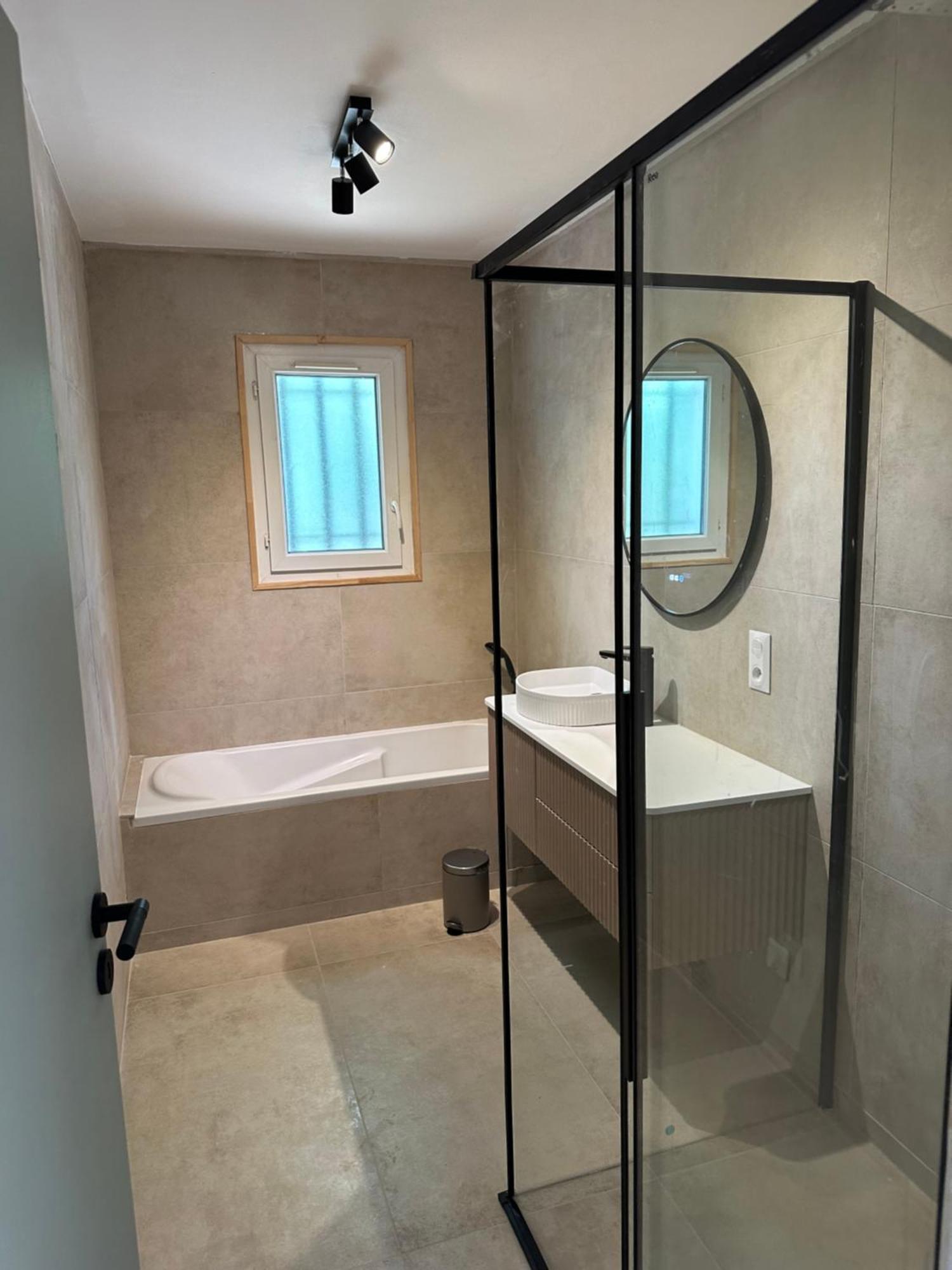 Sous Les Oliviers, Entiere 6 Personnes, Climatisee, Piscine Chauffee * Saint-Maximin