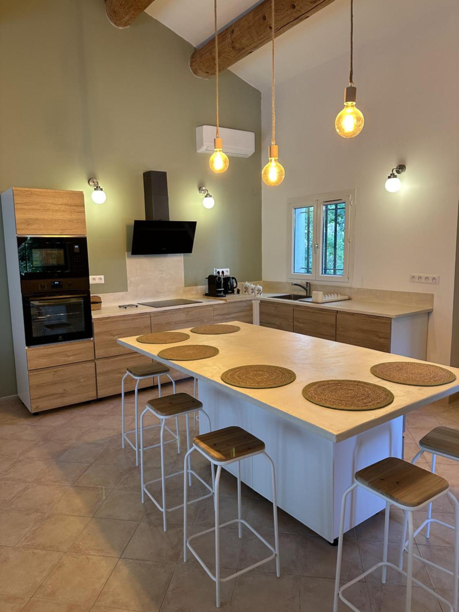 Sous Les Oliviers, Entiere 6 Personnes, Climatisee, Piscine Chauffee Villa Saint-Maximin